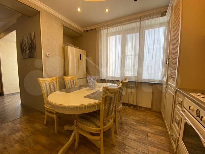 3-к. квартира, 95 м², 3/7 эт.