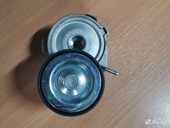 Натяжитель ремня генератора mitsubishi Fuso Canter