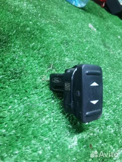 Кнопка стеклоподъемника передняя правая Ford