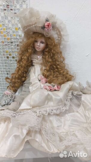Кукла фарфоровая б/у