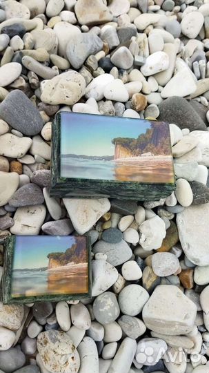 Шкатулка из змеевика с изображением