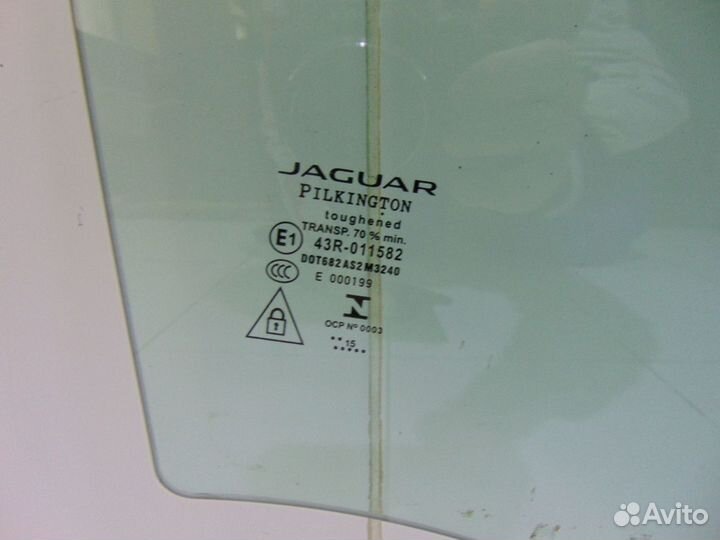 Стекло двери заднее правое Jaguar Xe X760 2015+