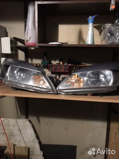 Фары на Mitsubishi Lancer 9