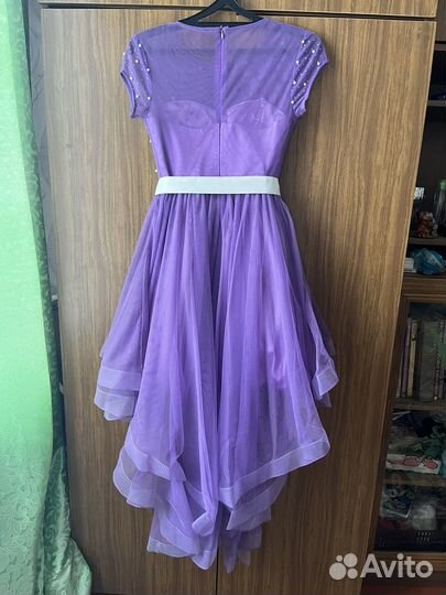 Нарядное платье 40-42 р