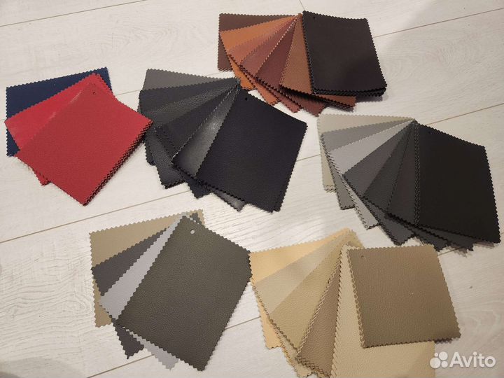 Кукла фарфоровая