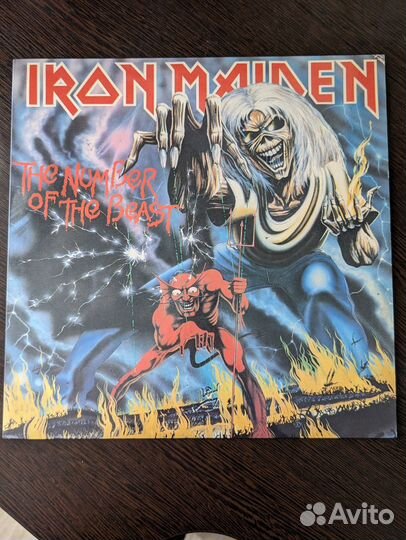 Коллекция пластинок Iron Maiden