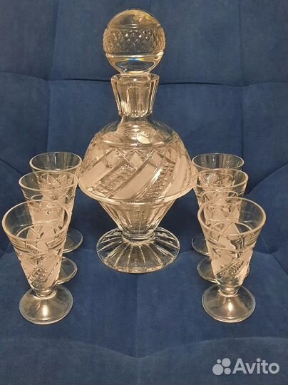 Сервиз, штоф / графин и 6 рюмок