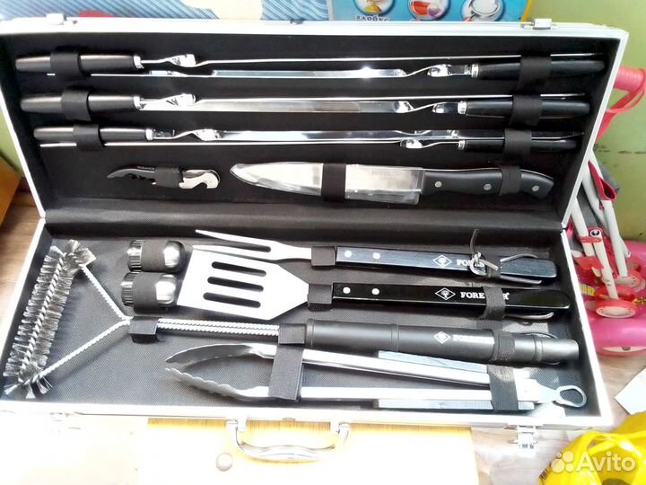 Набор для гриля в кейсе Forester 14 предметов