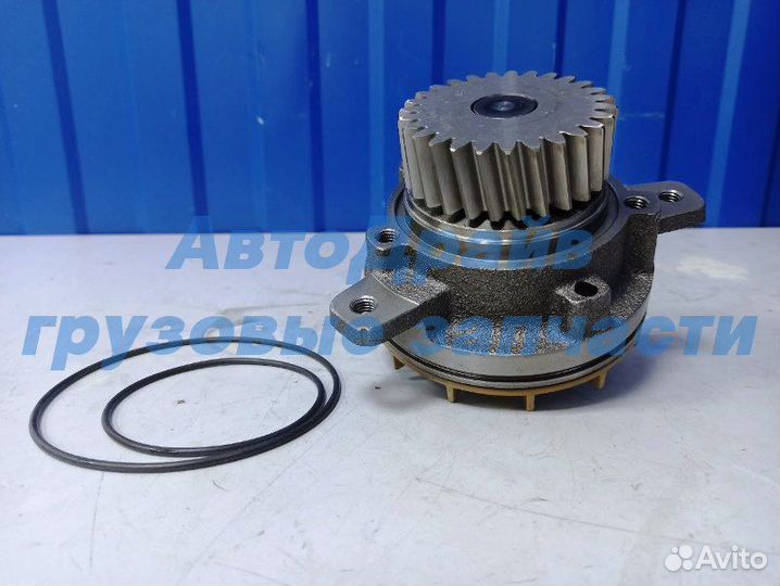 Помпа Рено Магнум мотор DXi12