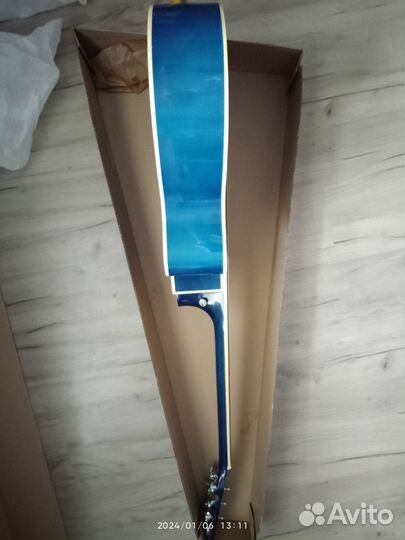 Гитара новая хорошая