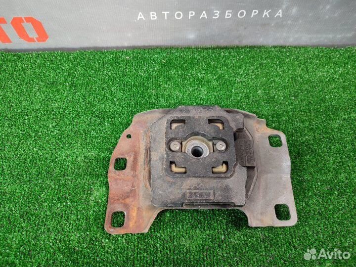 Подушка МКПП левая Ford Focus 3 седан 2.0L duratec
