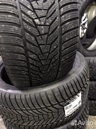 Hankook IceBear W300 255/35 R21 и 285/30 R21 105W