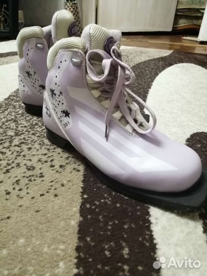 Лыжные ботинки