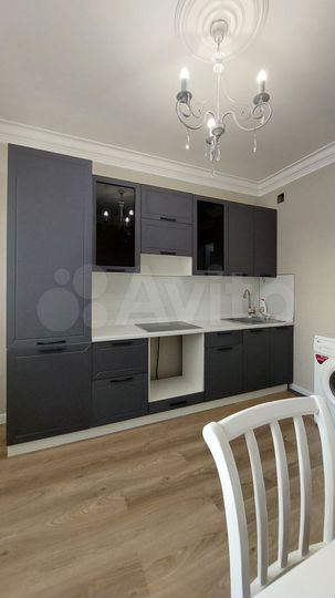 2-к. квартира, 85 м², 8/16 эт.