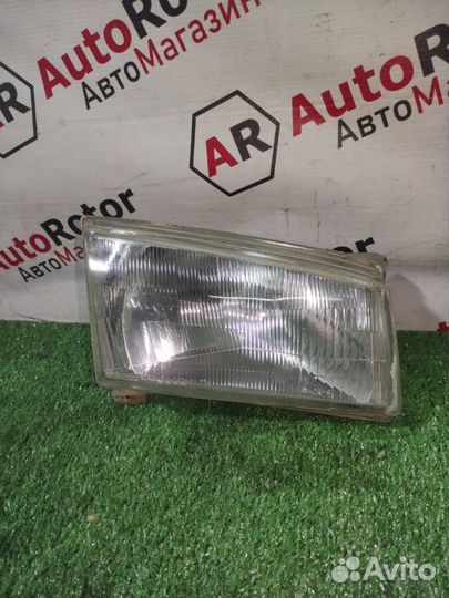 Фара галогеновая Mazda Demio универсал 1.3 1997