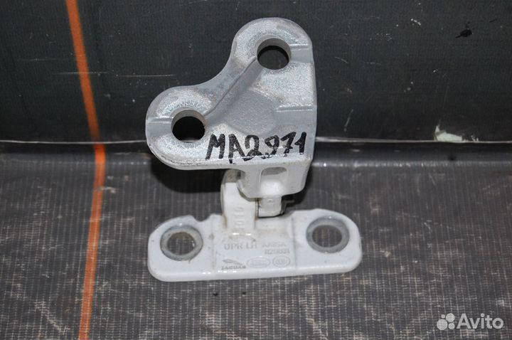 Петля двери передней правой - Jaguar F-Pace