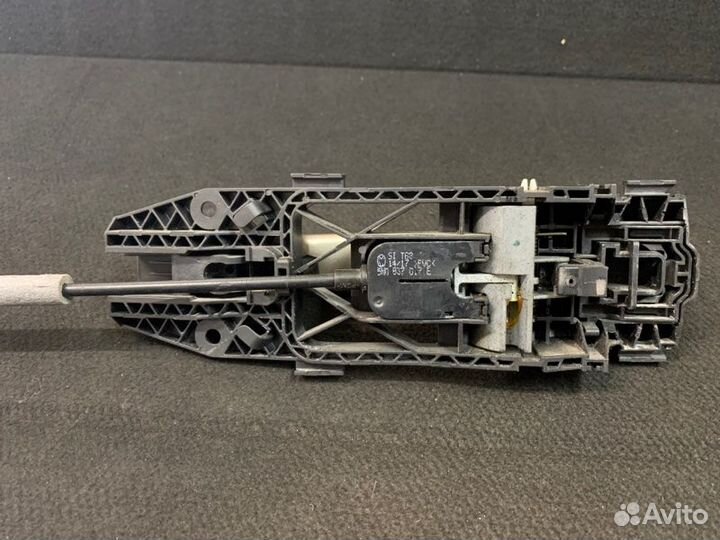 Ручка двери задняя правая Volkswagen Polo