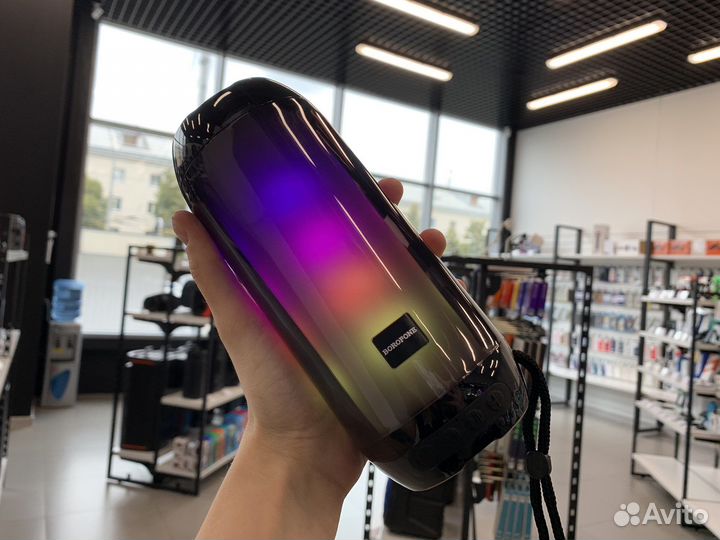 Компактная колонка со светомузыкой