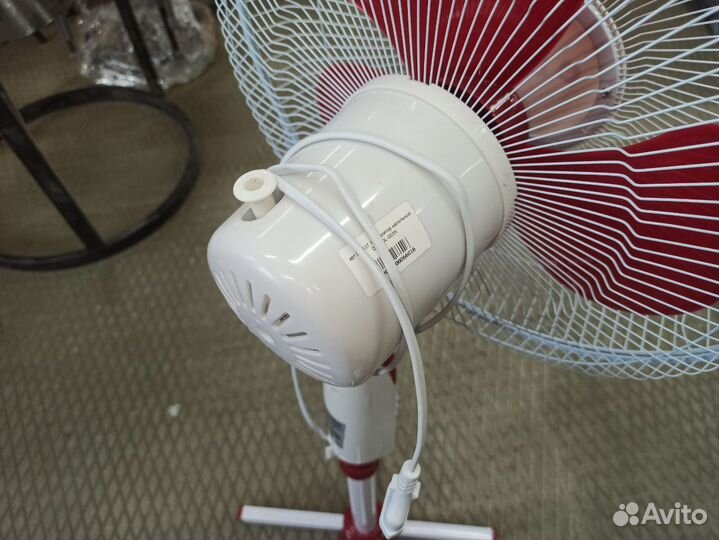 Напольный вентилятор delta DL-003N белый с красным