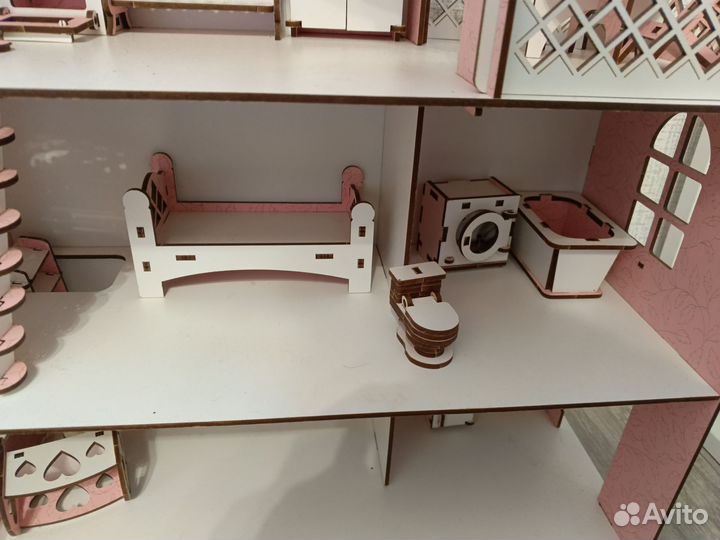 Большой кукольный домик деревянный, с мебелью