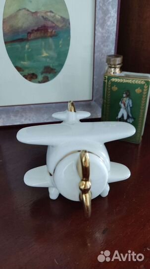 Фарфоровая статуэтка -самолетик