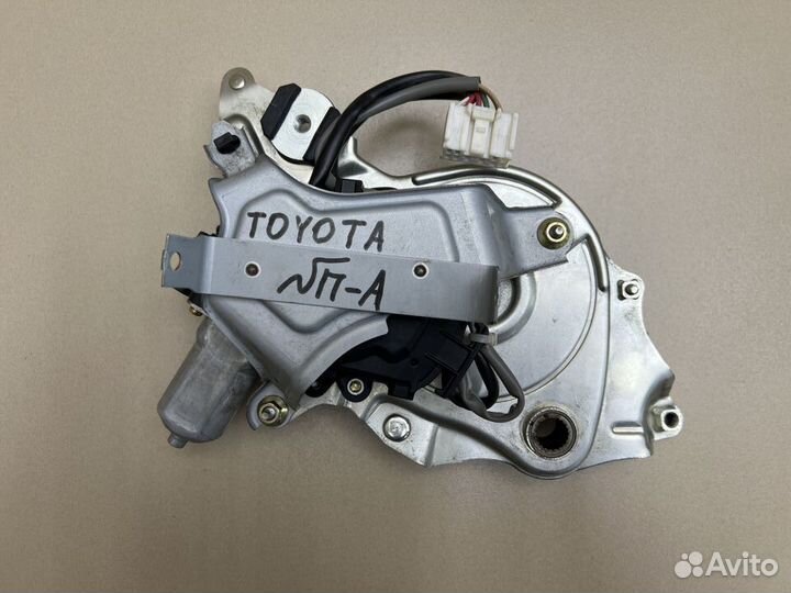 Привод багажника Toyota Crown Majesta 186