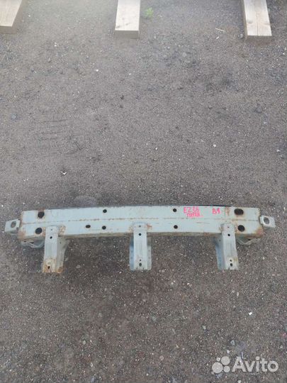 Усилитель переднего бампера Субару трибека рест