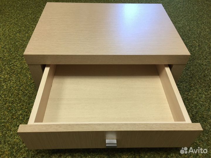 Тумбочка прикроватная