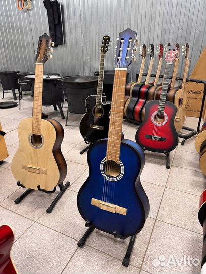 Гитара новая шестиструнная