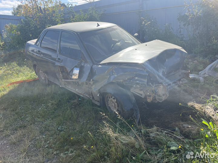 LADA Priora 1.6 МТ, 2010, битый, 150 000 км