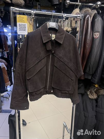 Замшевый бомбер женский