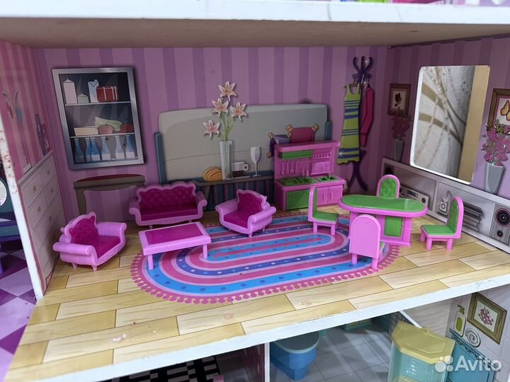Домик кукольный с мебелью