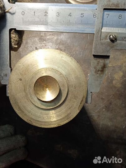 Токарный патрон 250 и бронзовая заготовка
