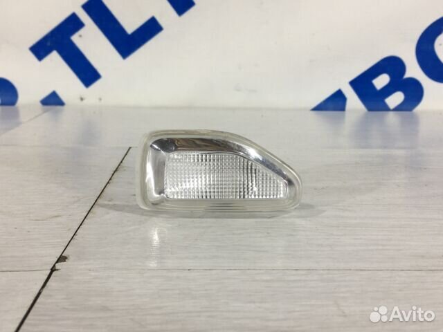 Повторитель поворотника левый renault sandero 2 1