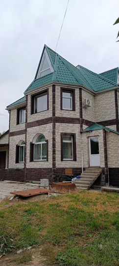 Коттедж 260 м² на участке 40 сот.