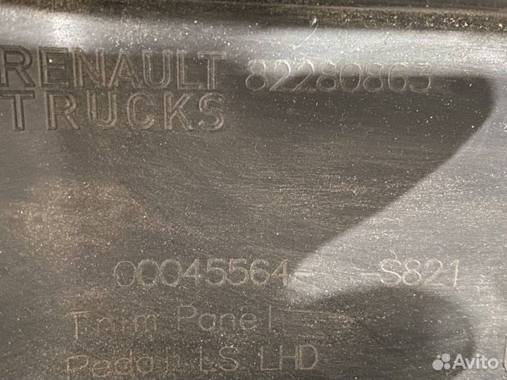 Накладка на торпедо (консоль) левая Renault T