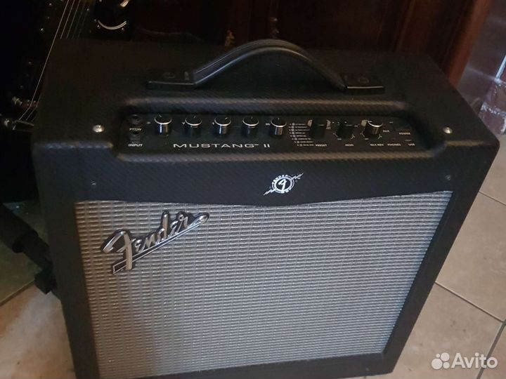 Fender Mustang 1 Комбоусилитель для гитары комбик