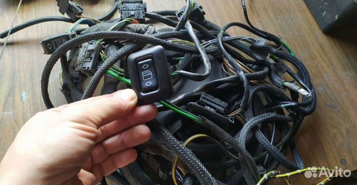 Стеклоподъемники электр комплект Мерседес 190