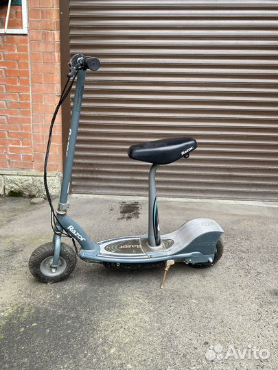 Электросамркат Razor E300s с сиденьем