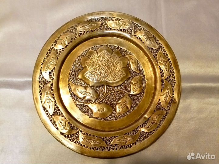 Настенная тарелка