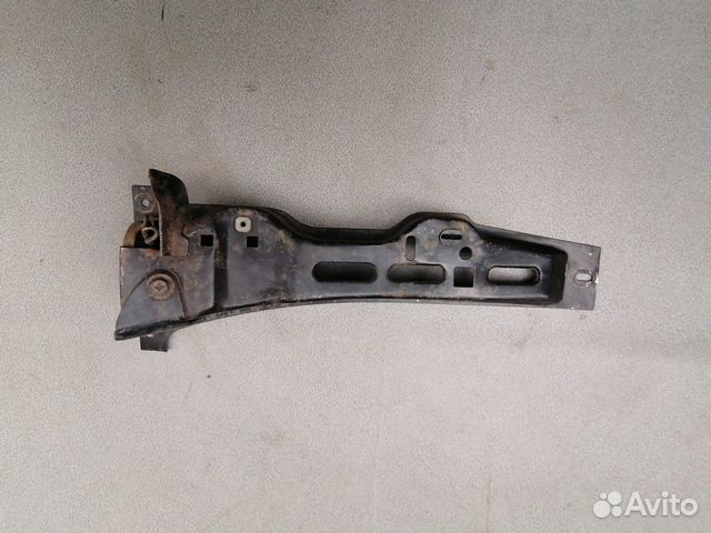 Кронштейн замка капота Chevrolet Blazer 1989-1995