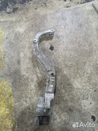 Кулак поворотный передний Mercedes-Benz W 222 6.3