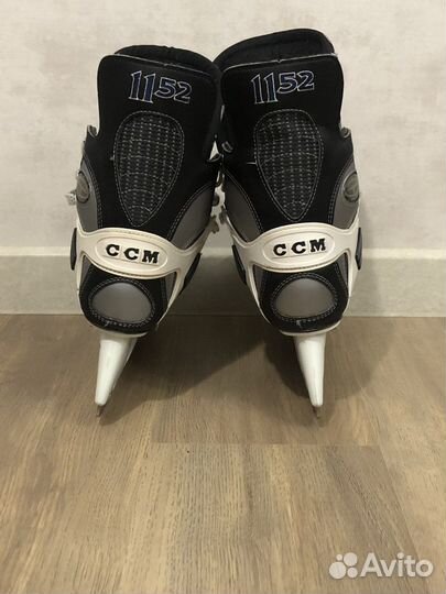 Хоккейные коньки CCM Tacks 1152 Sr 9,5D