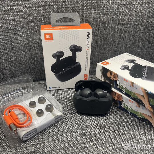Беспроводные наушники JBL wave 200 TWS чёрные б/у