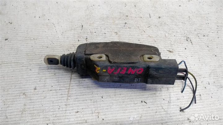 Электропривод замка двери Opel Omega A