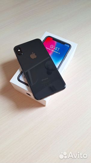 iPhone X, 64 ГБ