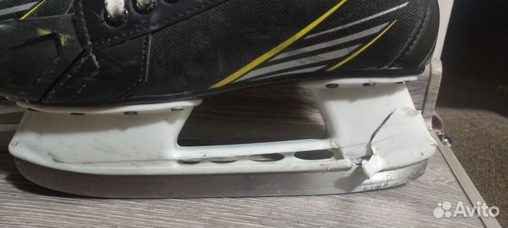 Коньки хоккейные