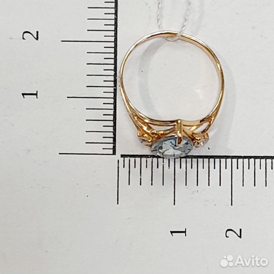 Кольцо с синтетическим камнем Золото