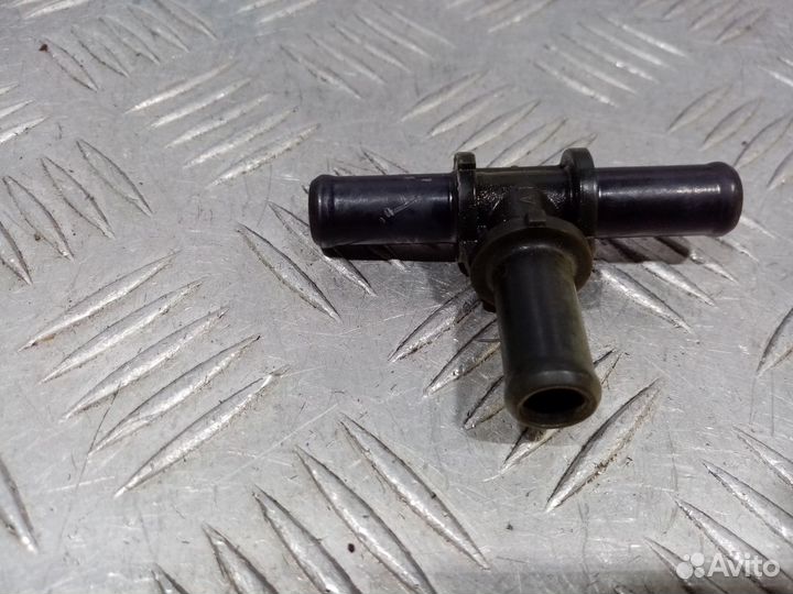 Б/У Тройник системы охлаждения#001