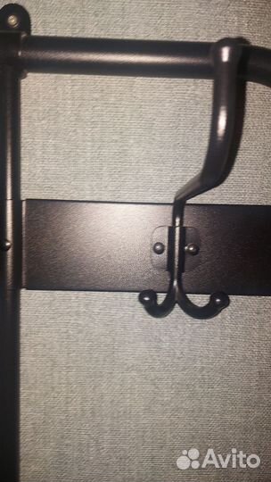 Крючки для вешалки